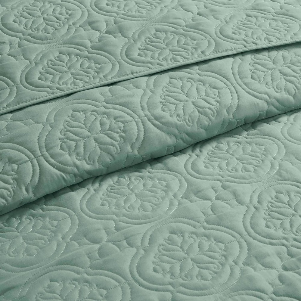 510 DESIGN Oakley Reversible Quilt Set - Luxe Stitching Design - Picture 2 of 10
